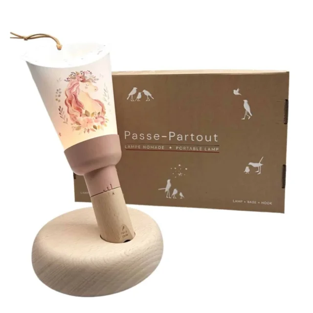 Coffret lampe nomade 5 en 1 Licorne Rose poudré avec boîte en arrière-plan