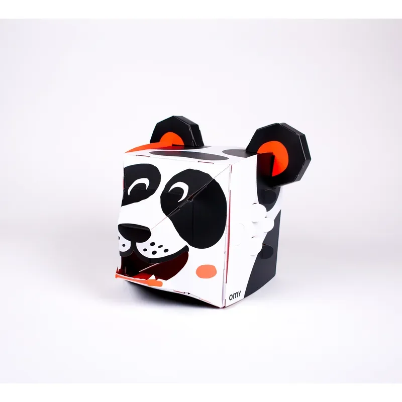 Masque 3D - Panda en carton avec oreilles noires et détails colorés.