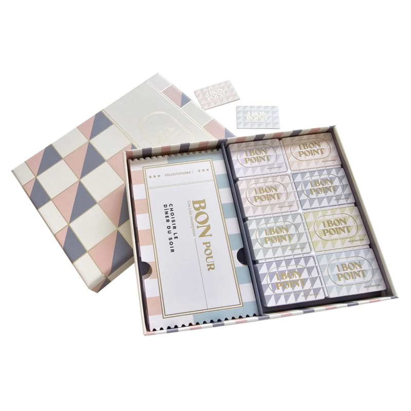 Mes jolis bons points : coffret élégant avec cartes et bons points colorés.