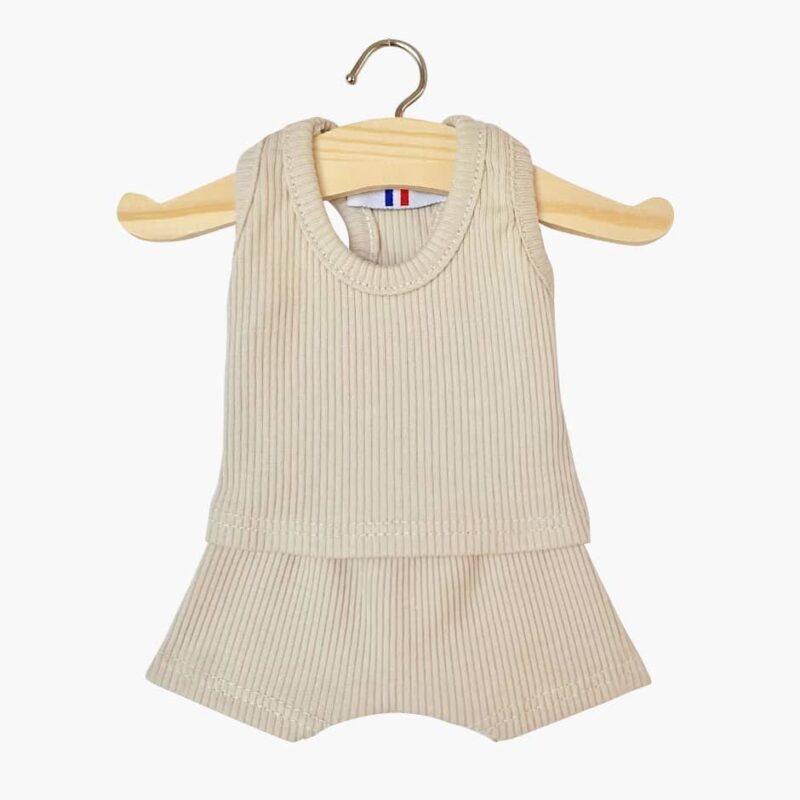 Dessous garçon Marcel en maille côtelée lin sur cintre en bois, vêtement enfant