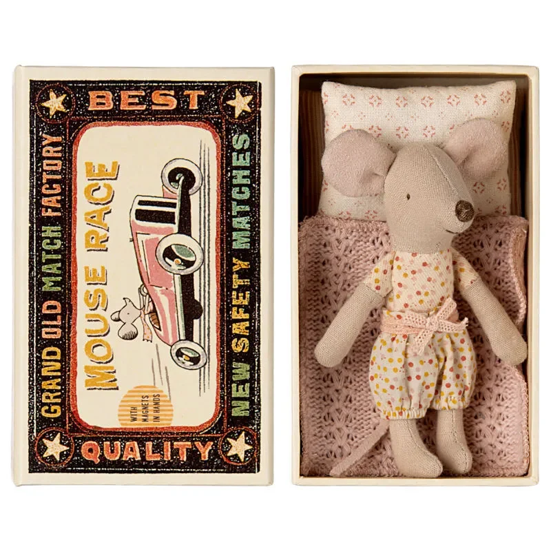 Petite Souris dans sa Boîte - Petite Soeur Souris avec robe à pois et lit miniature