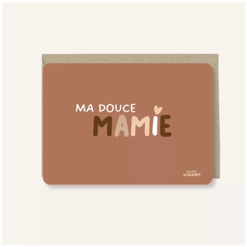 Carte postale – Mamie sur fond marron avec texte 'Ma douce Mamie', enveloppe incluse.