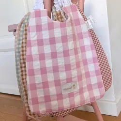 Serviette Élastique Vichy Rose Dragée avec motif à carreaux, pratique et élégante